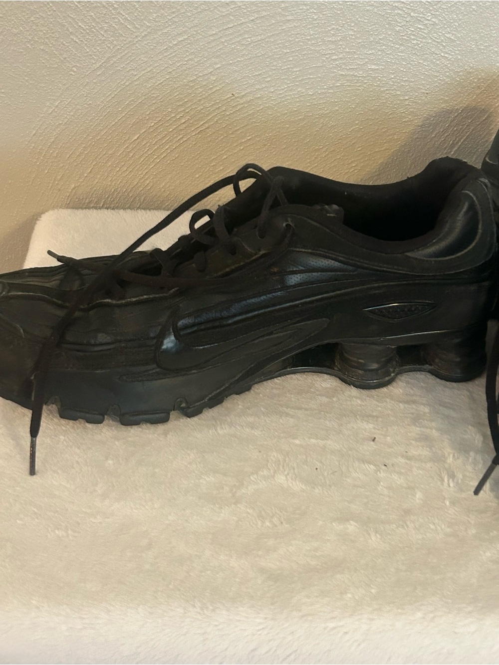 Nike Men's All-Black Shox Running Sneakers
Nike Shox M1 - Picture 6 of 8